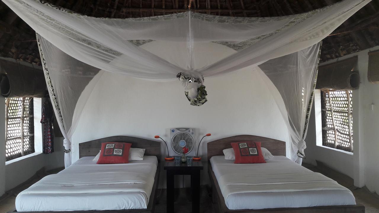 Emayani Beach Lodge Pangani ภายนอก รูปภาพ