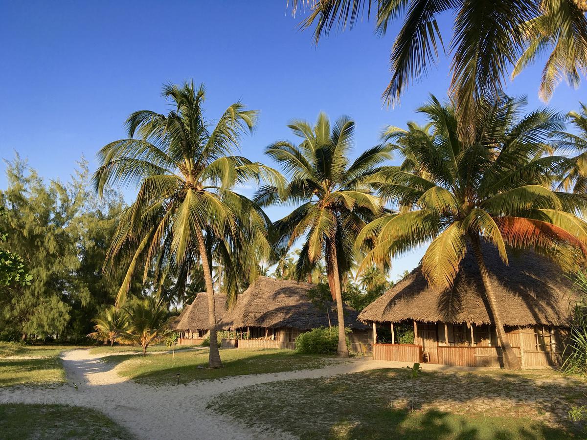 Emayani Beach Lodge Pangani ภายนอก รูปภาพ