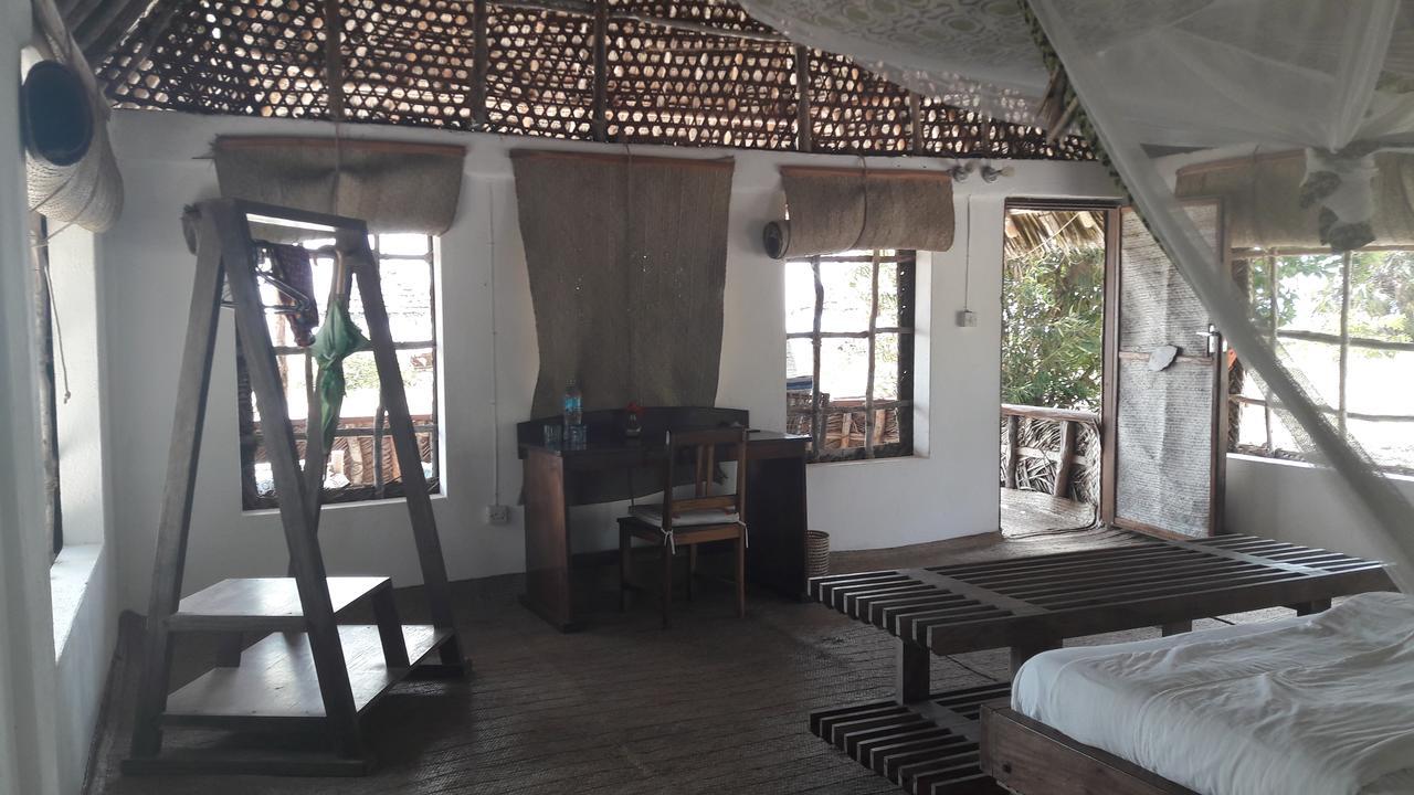 Emayani Beach Lodge Pangani ภายนอก รูปภาพ