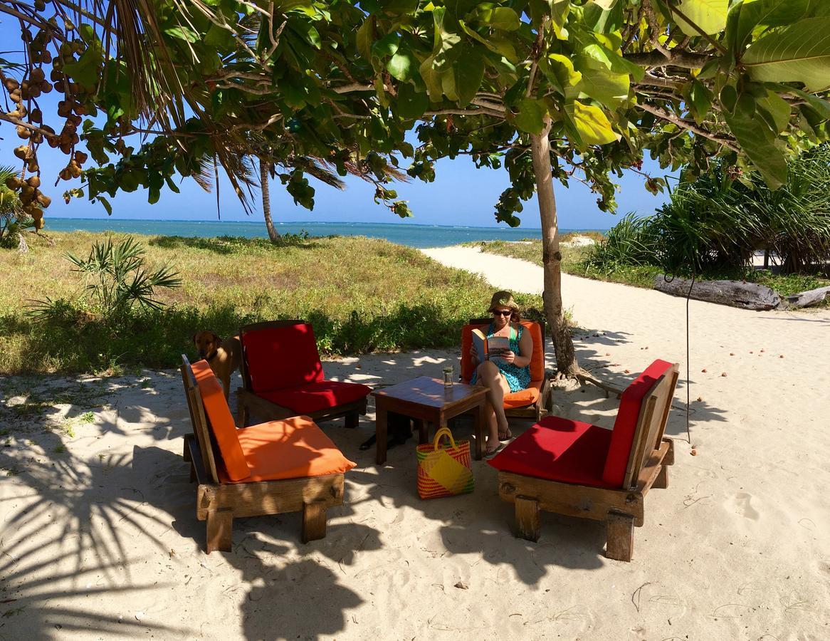 Emayani Beach Lodge Pangani ภายนอก รูปภาพ